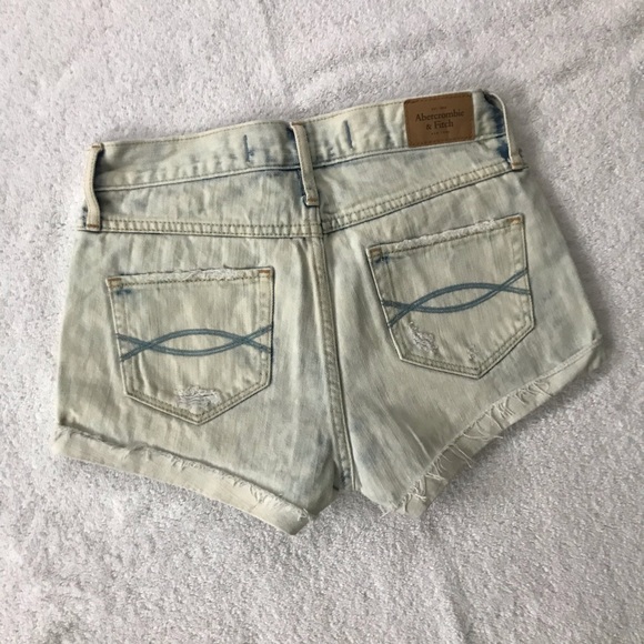 🌹2/$25🌹 A&F jean shorts with crochet detail (5a) - Picture 2 of 7